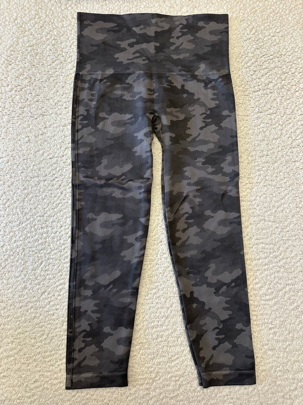 Spanx Look At Me Now Seamless Camo Leggings Size XL